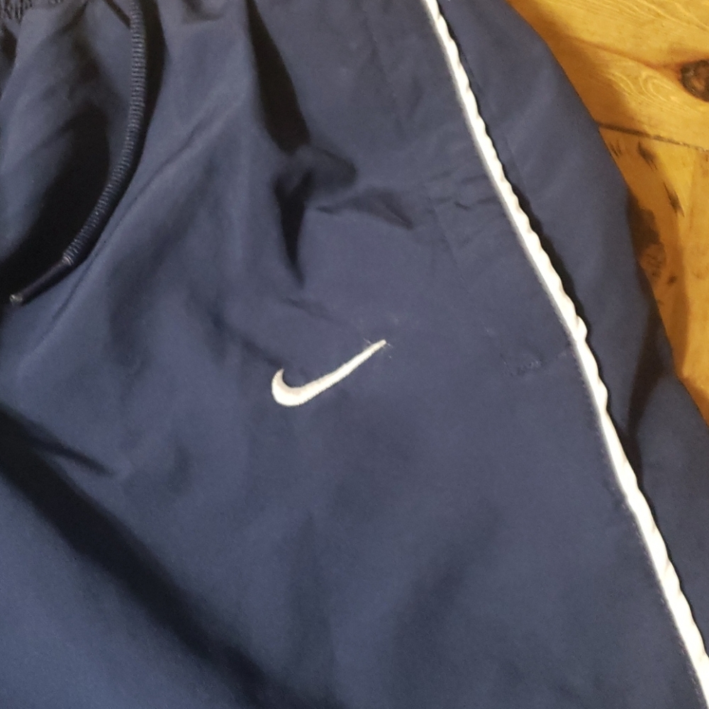Athletic pants